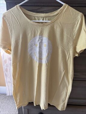 GAP Yellow Short-Sleeve Tee with White Smiley Graphic